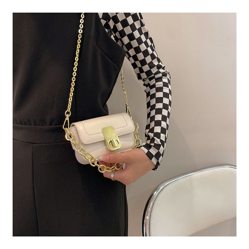 Niche Chain Shoulder Messenger Phone Bag