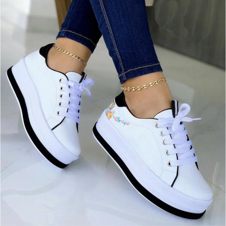 chic sneakers ladies