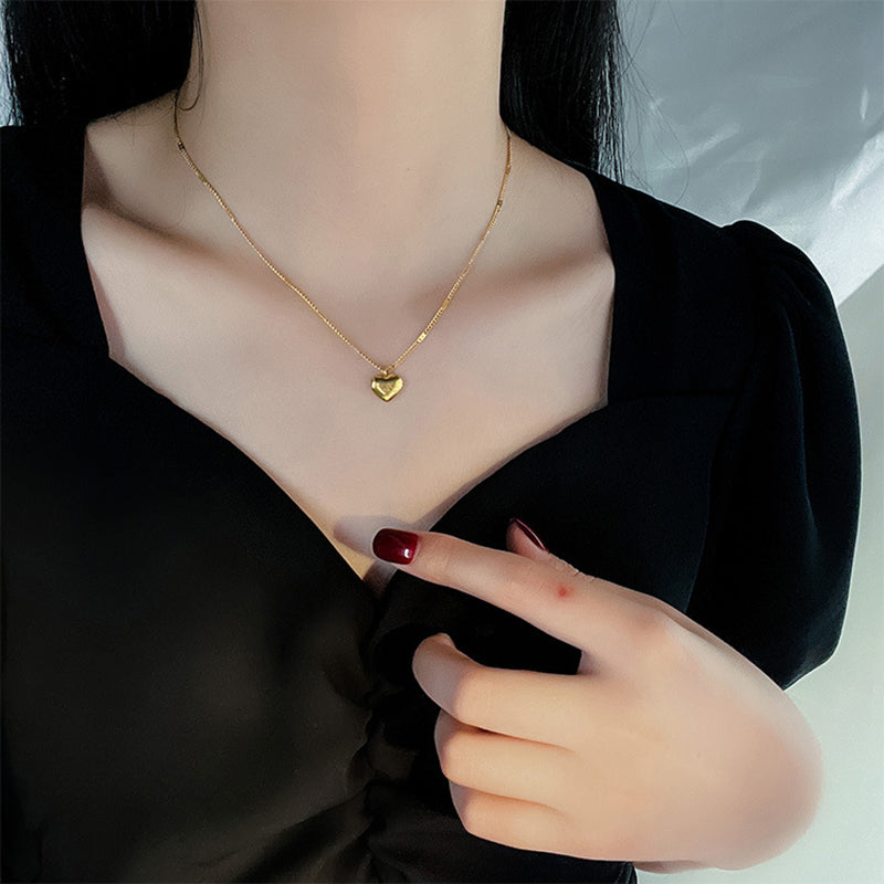 Buy Online Premimum Quality, Trendy and Highly Comfortable Light Luxury Necklace Peach Heart Jewelry - FEYONAS