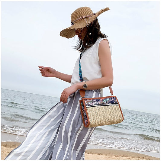 Buy Online Premimum Quality, Trendy and Highly Comfortable Fashion Woman Bag Retro Ethnic Wind Straw - SAADI MART