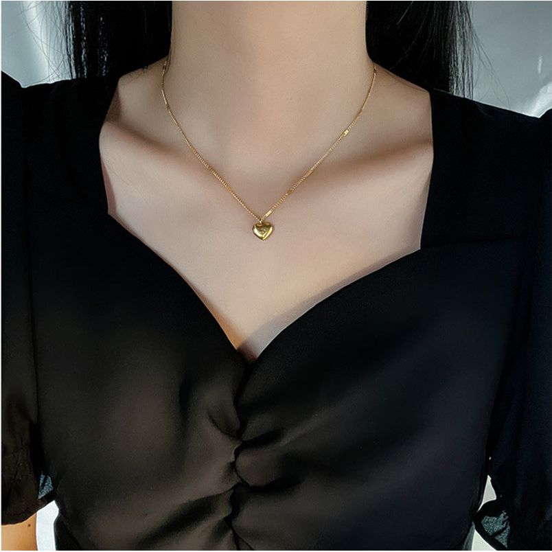 Buy Online Premimum Quality, Trendy and Highly Comfortable Light Luxury Necklace Peach Heart Jewelry - FEYONAS